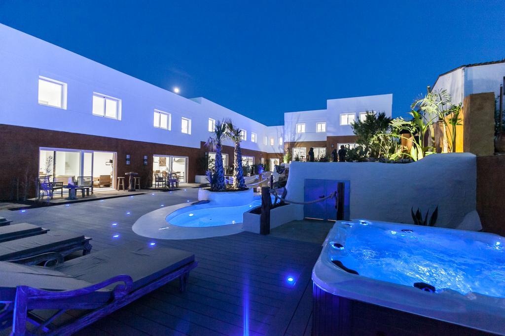 Vista Roses Mar - Villas Batik Exterior foto