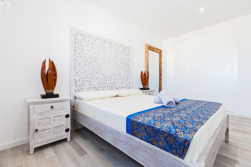 Vista Roses Mar - Villas Batik Exterior foto