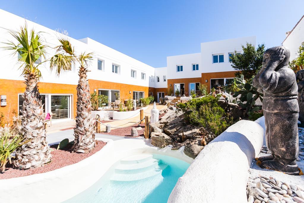 Vista Roses Mar - Villas Batik Exterior foto