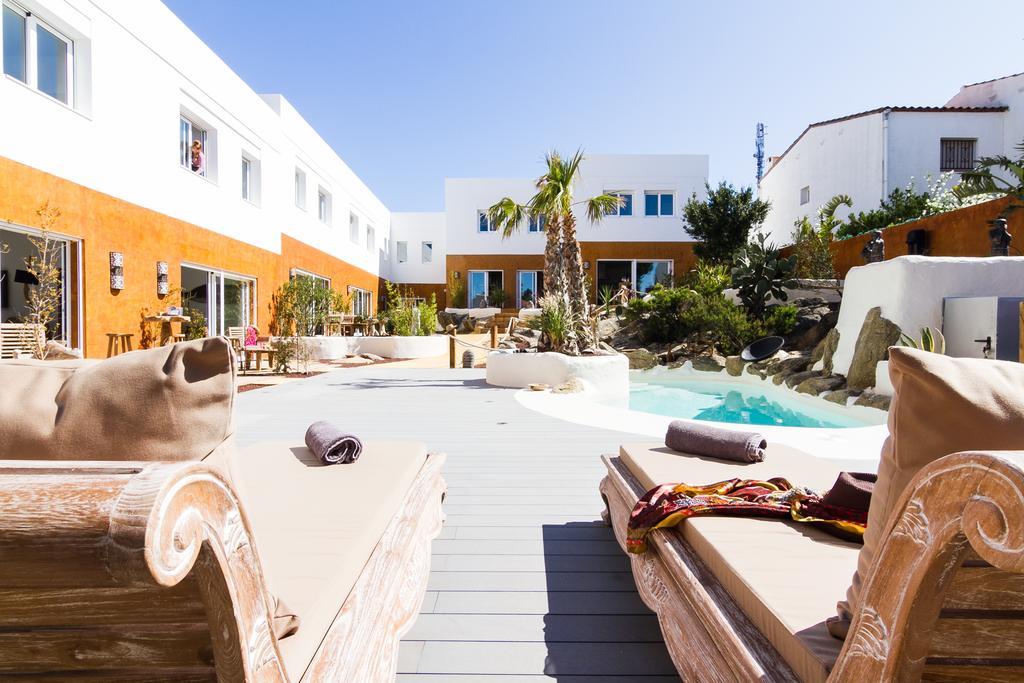 Vista Roses Mar - Villas Batik Exterior foto
