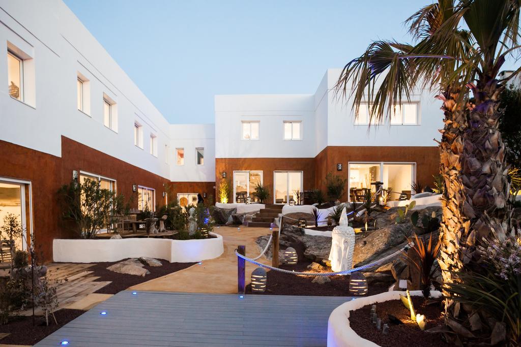 Vista Roses Mar - Villas Batik Exterior foto